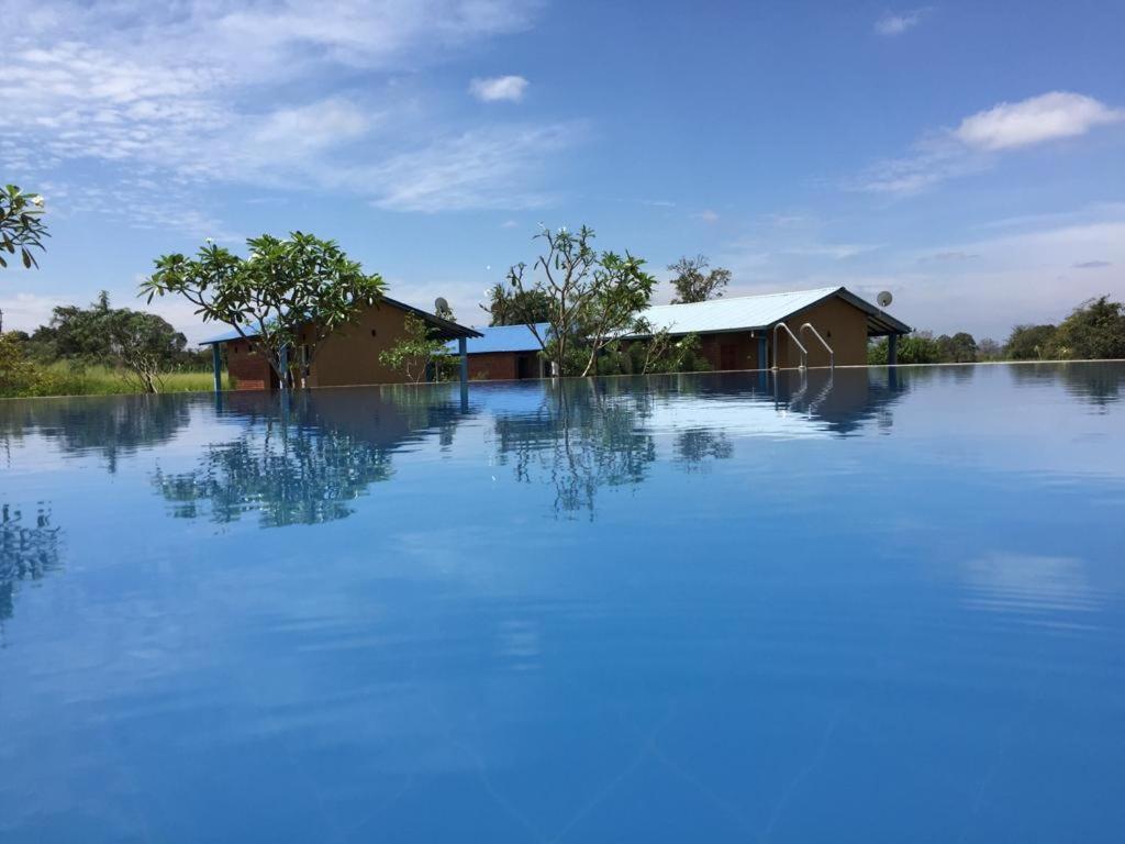 Rho Sigiriya Lake Edge Retreat Kibissa Экстерьер фото